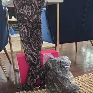 Chic Black Heeled Boots with Lace Detail